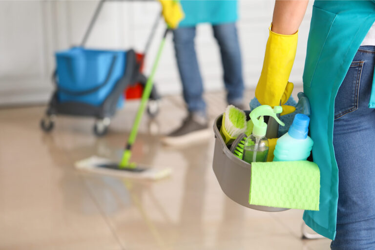 7 Essential Cleaning Rules Professional House Cleaners Never Break