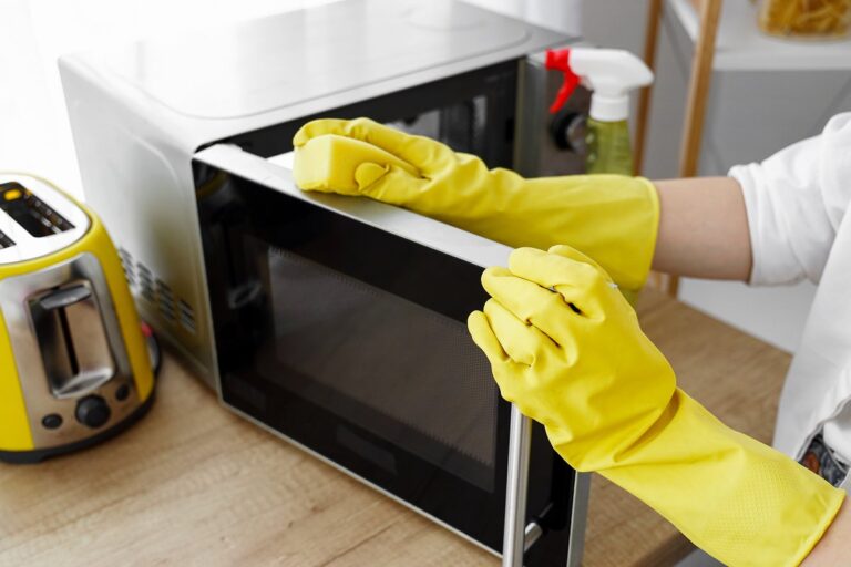 Cleaning Your Microwave Oven